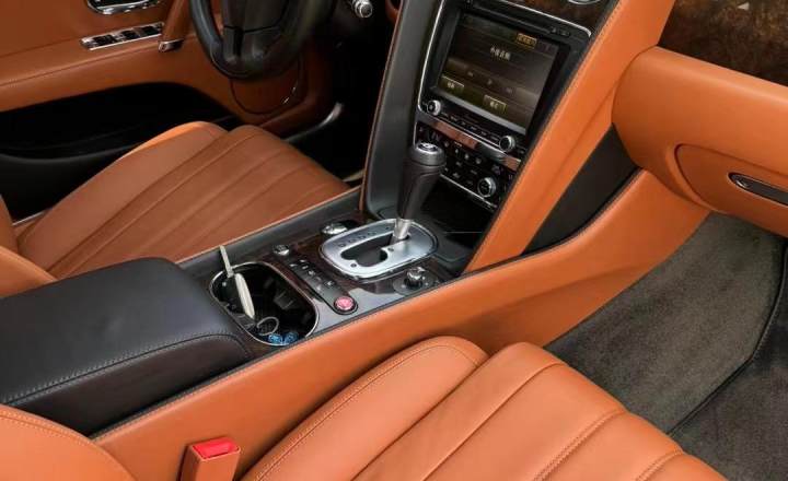 宾利 飞驰 2015款 4.0T V8 标准版