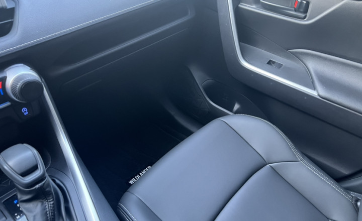 丰田 威兰达 2020款 2.0L CVT两驱科技版