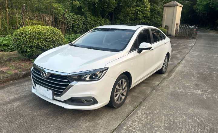 北京汽车 绅宝D50 2018款 1.5L CVT尊贵智驾版