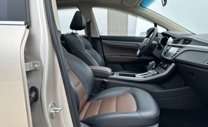 吉利汽车 帝豪GS 2017款 运动版 1.3T 自动智联型