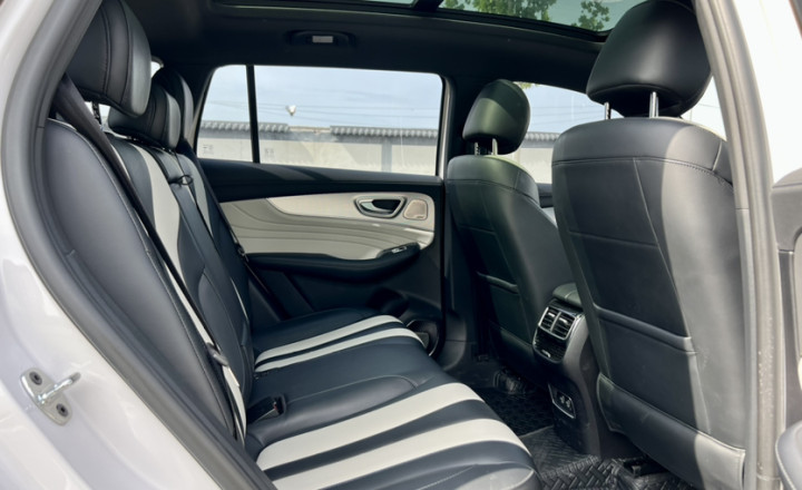 荣威RX5 MAX 2019款 400TGI 自动智能座舱旗舰版