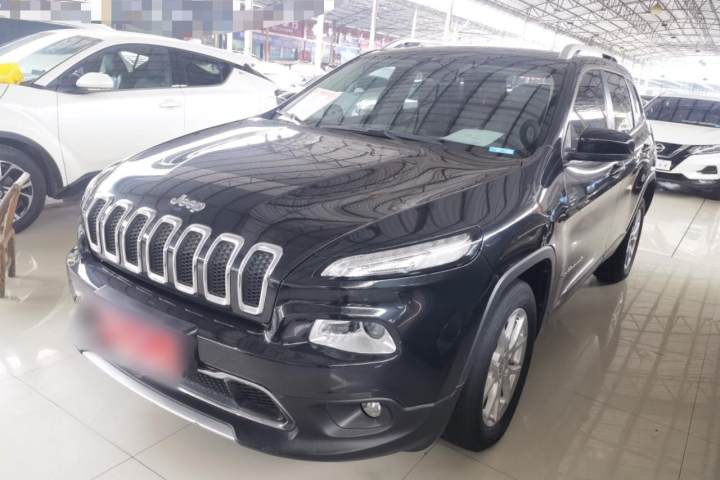 Jeep 自由光 2.0L 優(yōu)越版