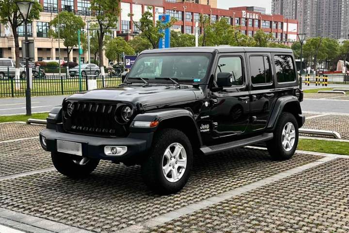 Jeep 牧馬人 2.0T Sahara 四門版 國VI