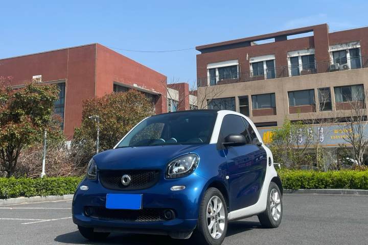 smart  fortwo 1.0L 52千瓦硬頂靈動版