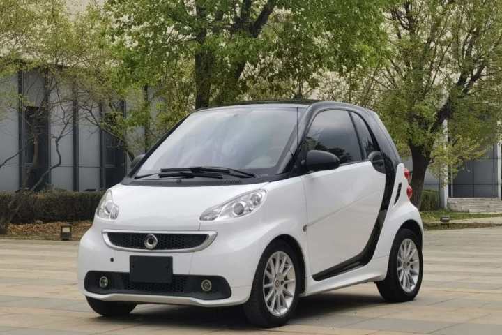 smart  fortwo 1.0 MHD 新年特別版