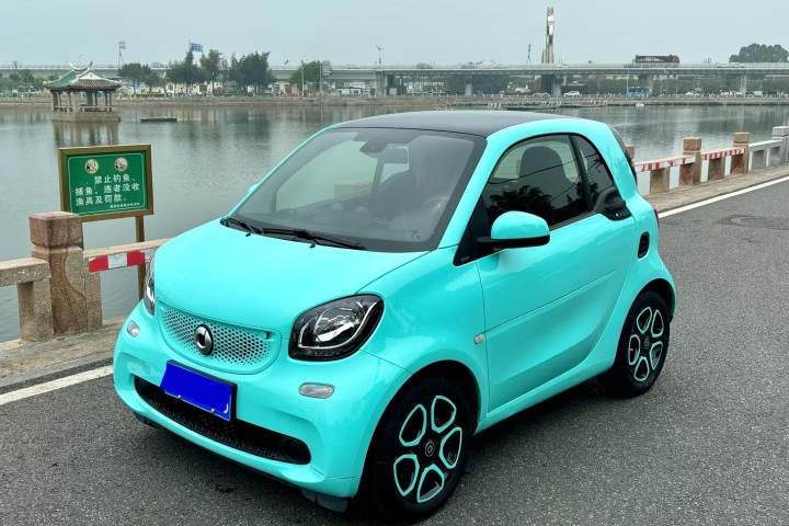 smart  fortwo 0.9T 66千瓦硬頂動擎版 國VI