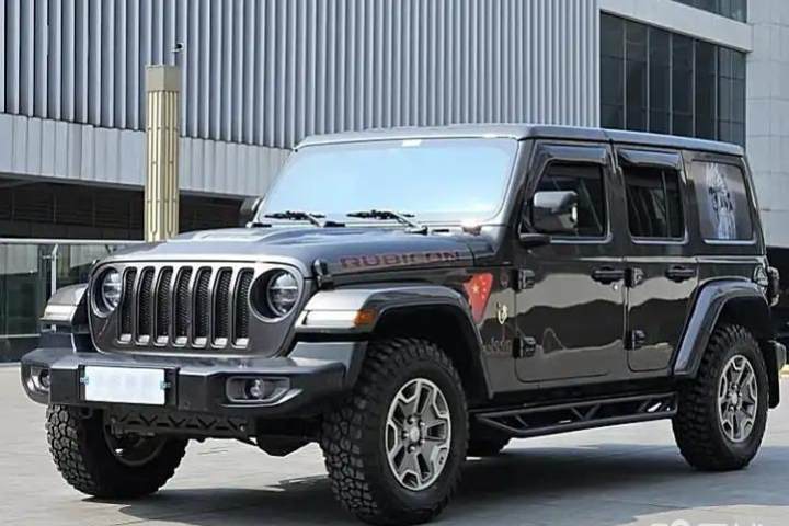 Jeep 牧馬人 2.0T 羅賓漢四門版