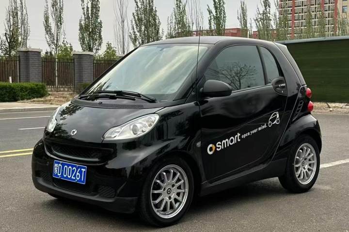 smart  fortwo 1.0 MHD 硬頂舒適版