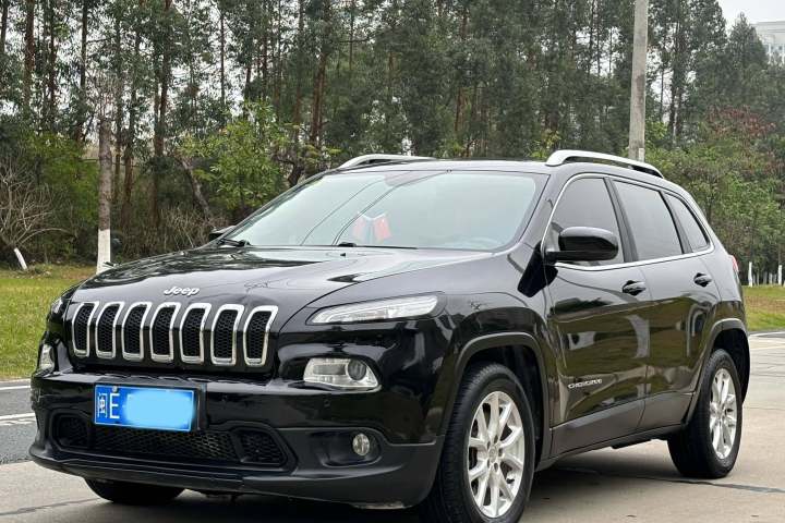 Jeep 自由光(進口) 2.4L 精英版