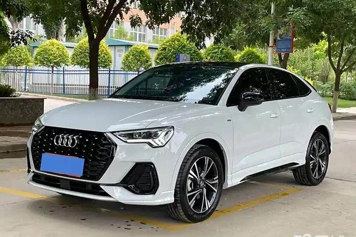 奧迪 Q3 Sportback 40 TFSI 時(shí)尚型