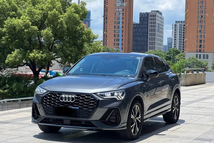 奧迪 Q3 Sportback 40 TFSI 時(shí)尚型