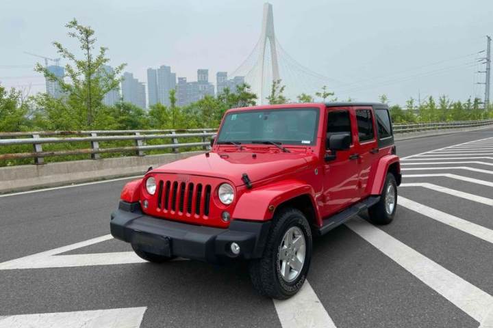 Jeep 牧馬人 2.8TD Sahara 四門舒享版