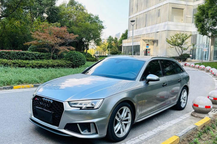 奧迪 A4(進口) Avant 先鋒派 40 TFSI 時尚動感型