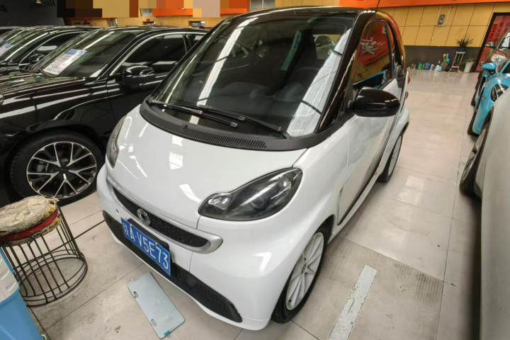 smart  fortwo 1.0 MHD 紫夜限量版