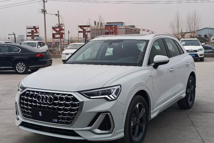 奧迪 Q3 35 TFSI 時尚動感型