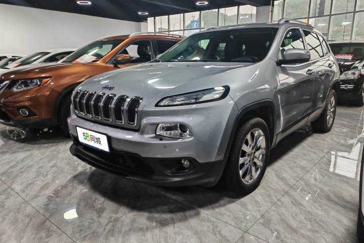 Jeep 自由光(進口) 2.4L 精銳版