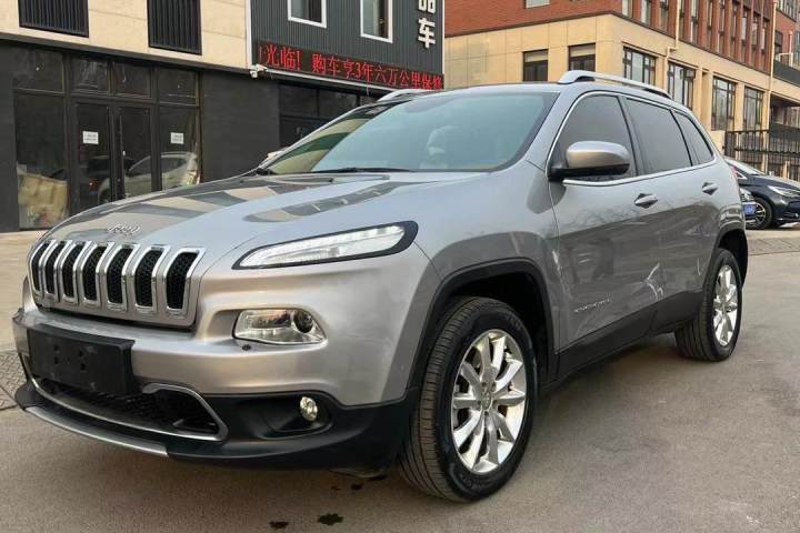 Jeep 自由光(進口) 2.4L 精英版