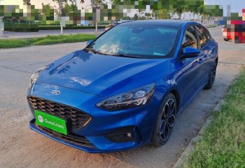 福特 福克斯 2019款 三厢 EcoBoost 180 自动ST Line