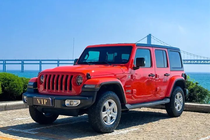 Jeep 牧馬人 2.0T Sahara 四門版