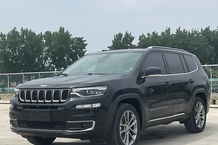 Jeep 指揮官 2.0T 兩驅(qū)尊享版 國V