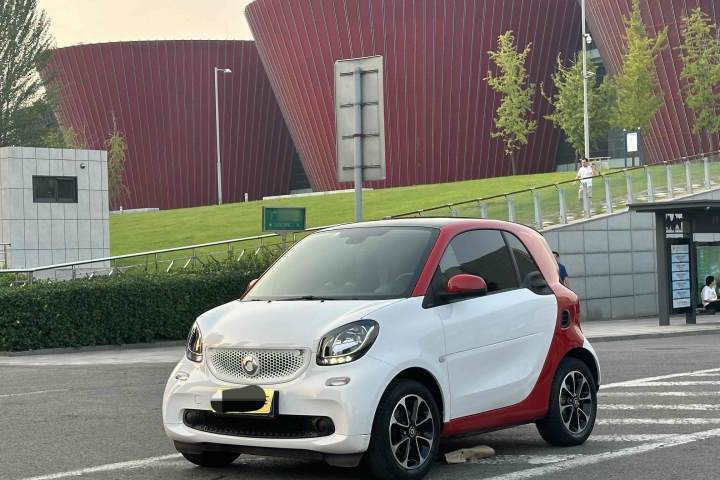 smart  fortwo 1.0L 52千瓦硬頂激情版