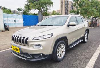 Jeep 自由光 2017款 2.0L 优越版