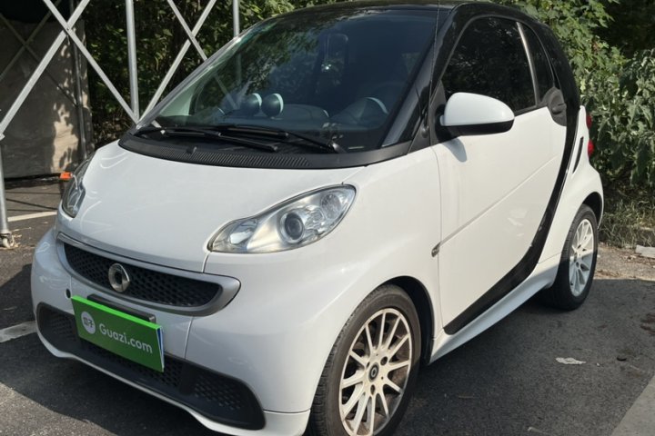 smart  fortwo 1.0 MHD 硬頂舒適版