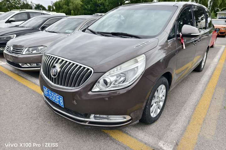 别克 GL8 2.4L 豪华商务尊享版