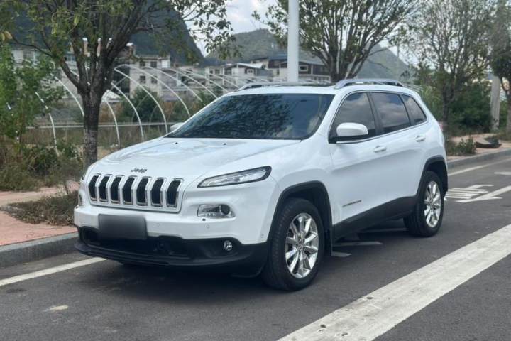 Jeep 自由光(進口) 2.4L 豪華版