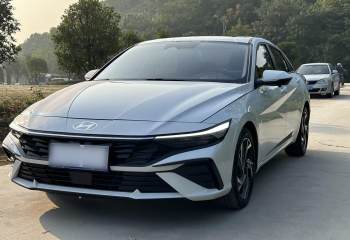 现代 伊兰特 2023款 1.5L CVT LUX尊贵版