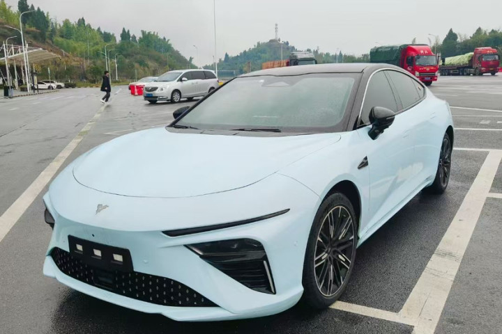 哪吒汽车 哪吒S 增程版 1160km 后驱中版