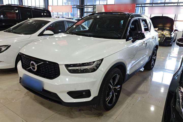 沃尔沃 XC40 T4 四驱智远运动版