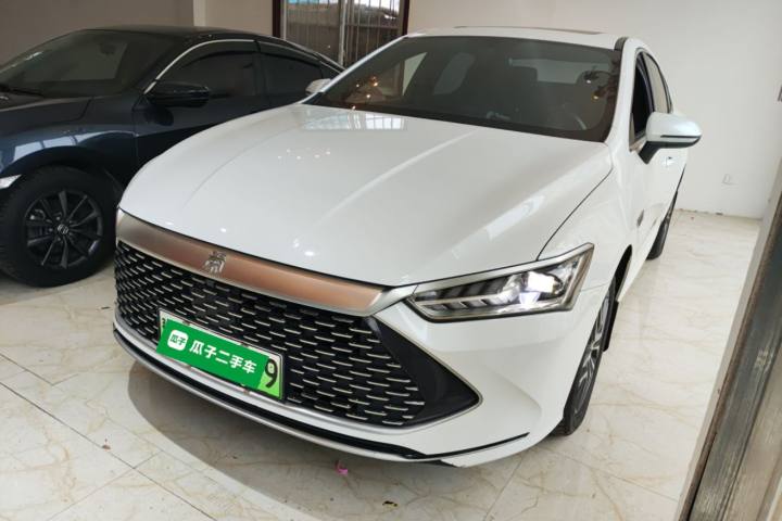 比亚迪 秦PLUS DM-i 120KM 尊贵型