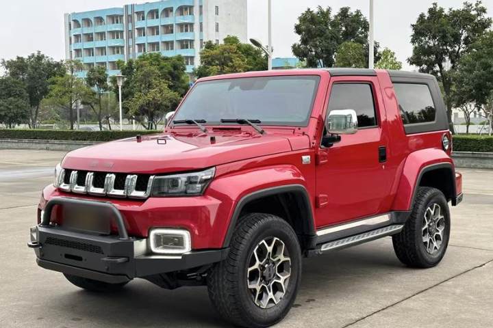 北京 BJ40 2.0T 自動四驅(qū)致敬2020版?zhèn)b客型