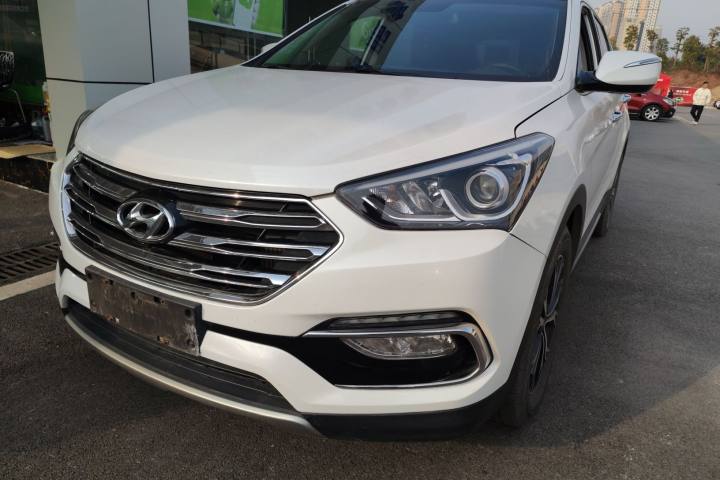 现代 胜达 2.0T 自动四驱智能型 7座
