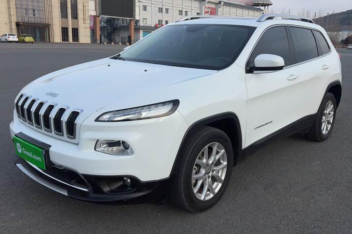 Jeep 自由光 2.0L 优越版