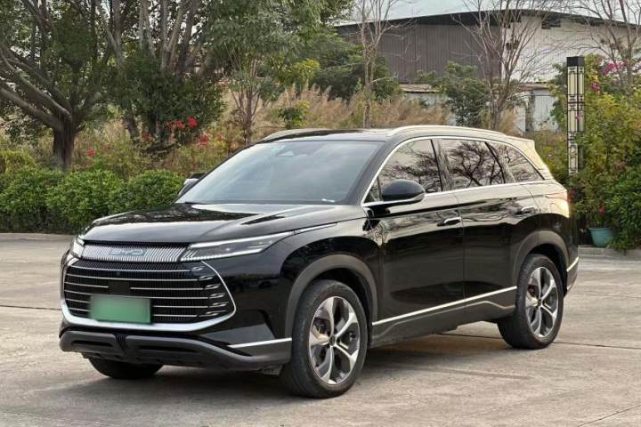 比亚迪 护卫舰07 DM-i 100KM 尊贵型