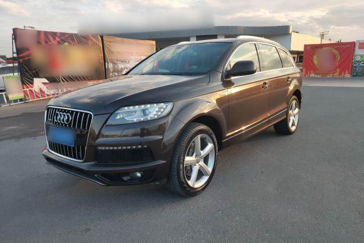 奥迪 Q7 35 TFSI 进取型
