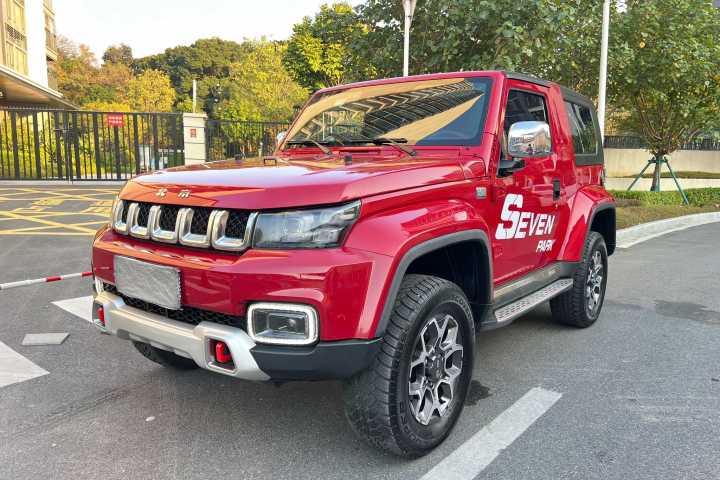 北京 BJ40 2.0T 自動四驅(qū)致敬2020版?zhèn)b客型