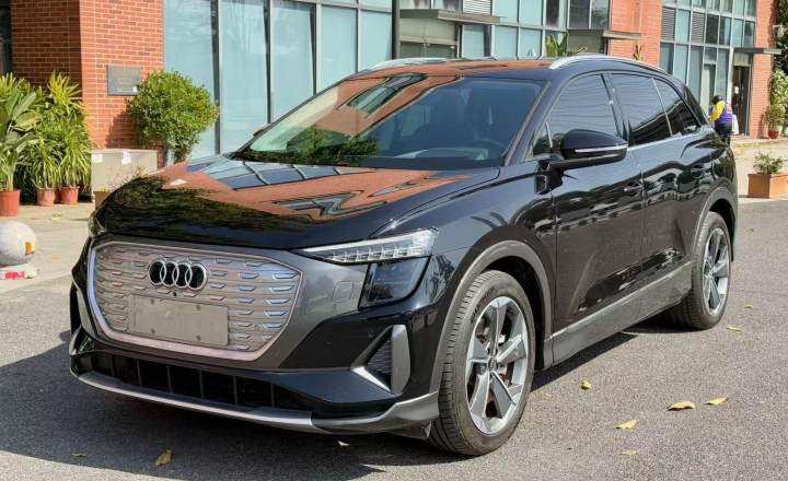 奧迪Q5 e-tron 2022款 40 e-tron 星耀型 錦衣套裝