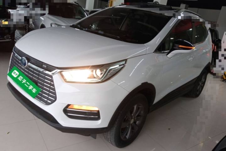 比亚迪 元新能源 EV360 智联炫酷型