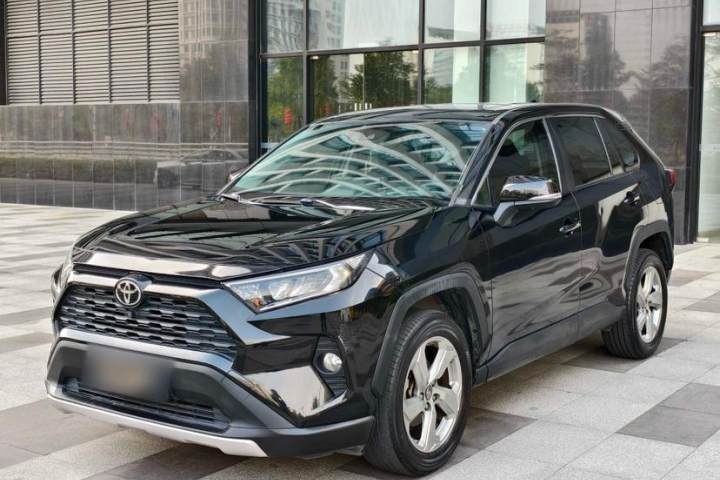 豐田 RAV4榮放 2.0L CVT兩驅(qū)風(fēng)尚版