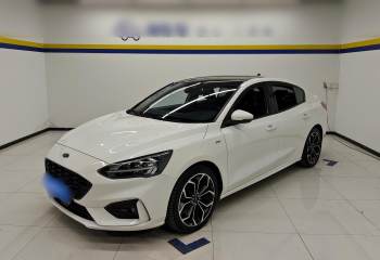 福特 福克斯 2020款 三厢 EcoBoost 180 自动ST Line