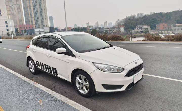 福特 福克斯 2018款 两厢经典 1.6L 自动舒适型智行版