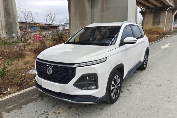 宝骏 530 1.5T CVT豪华互联型 7座