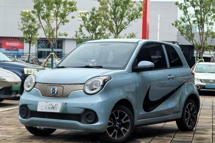 华晨新日 i03 318km 31.45kWh