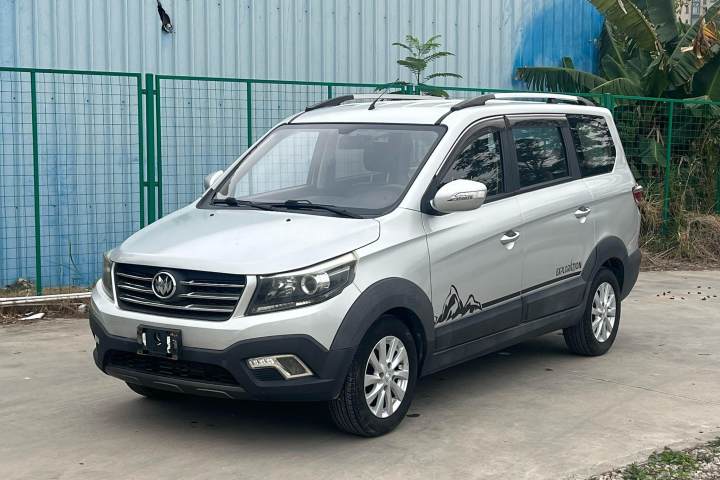 新龙马汽车 启腾V60 1.5L 舒适型