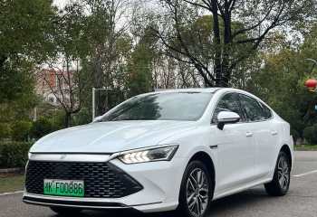 比亚迪 秦PLUS 2024款 荣耀版 DMi 120KM卓越型