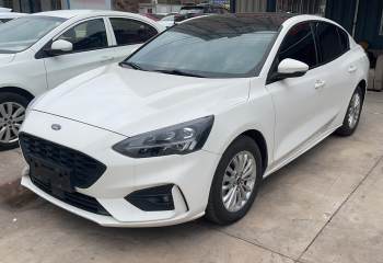 福特 福克斯 2020款 三厢 EcoBoost 180 自动锋潮型