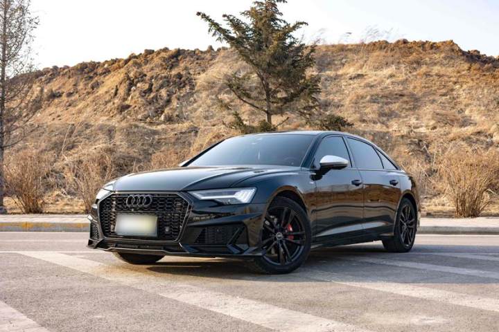 奥迪 A6L 改款 40 TFSI 豪华动感型